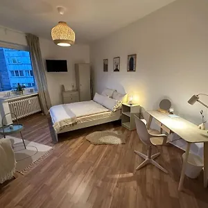  Apartment Mit Wohnkuche & Balkon Deutschland